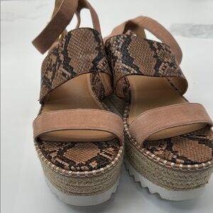 Crown Vintage Tan and Brown Snake Print Sandals